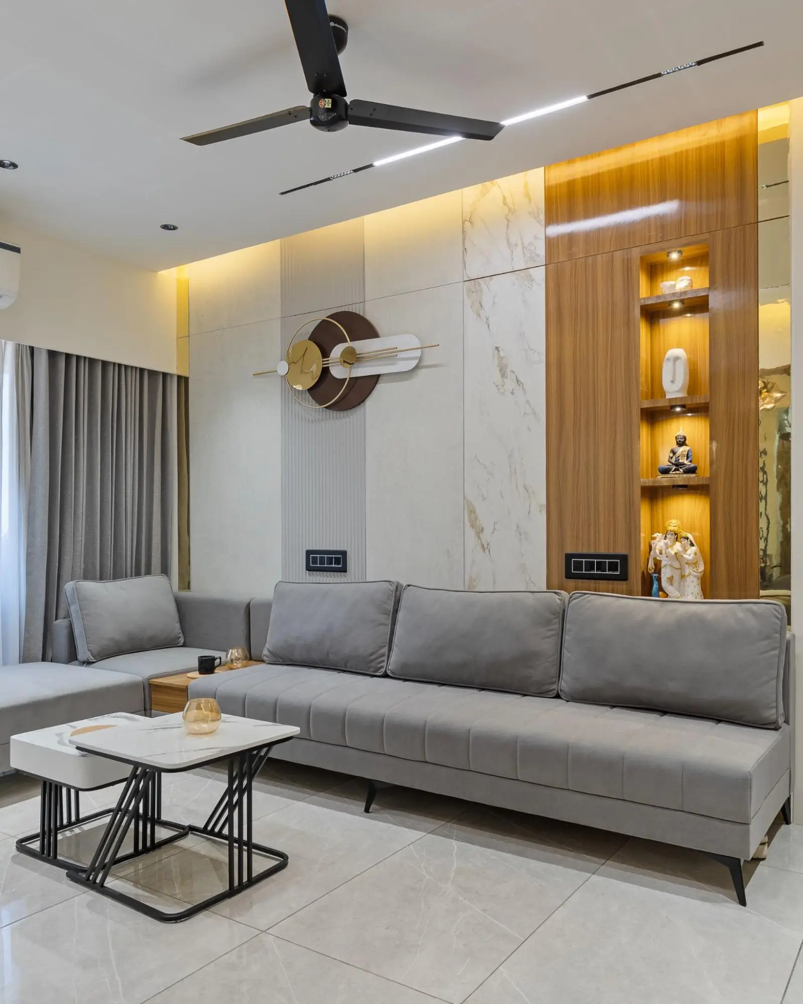 Magnetic track light